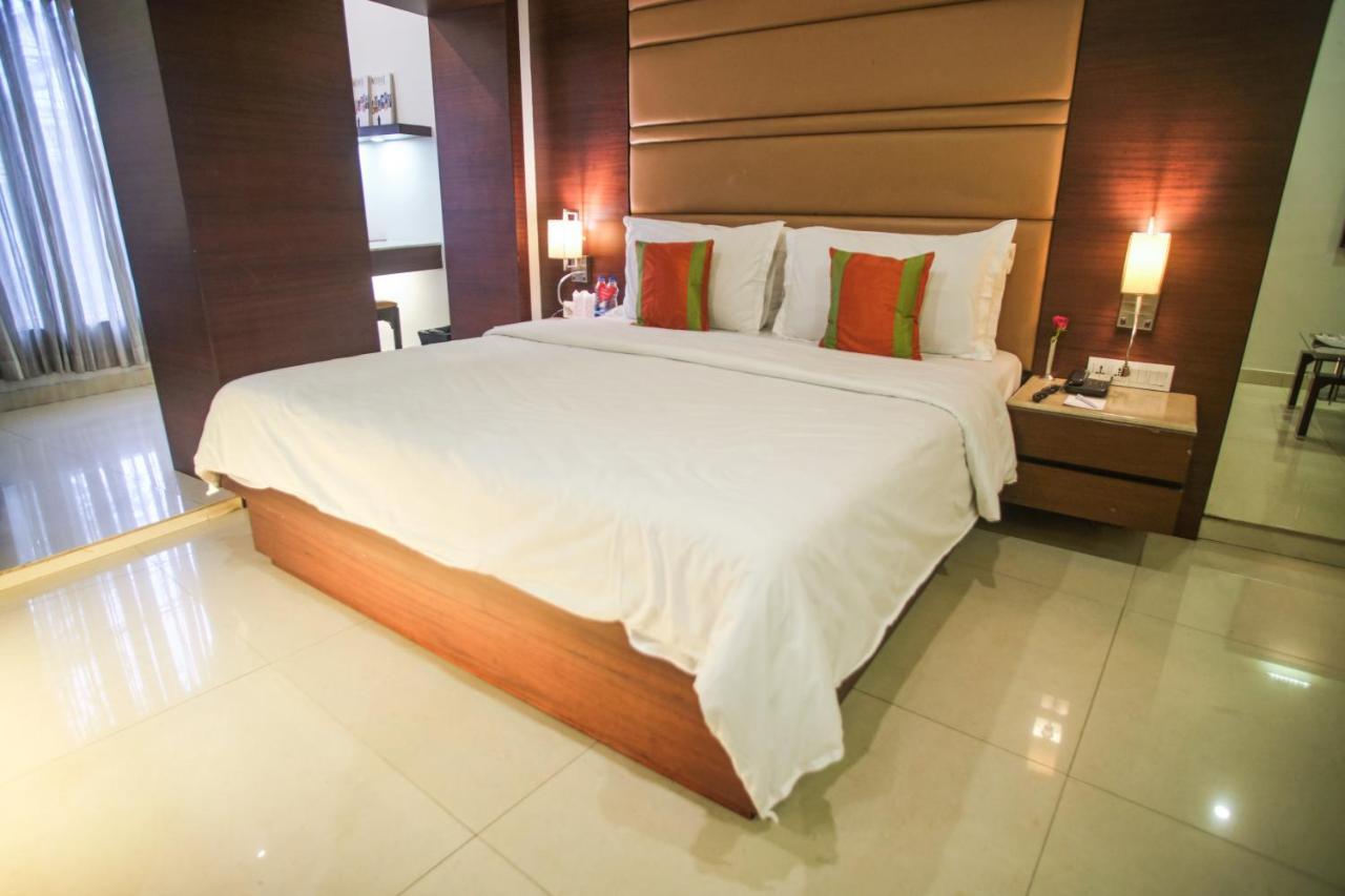 Hotel The Samilton à Calcutta Extérieur photo
