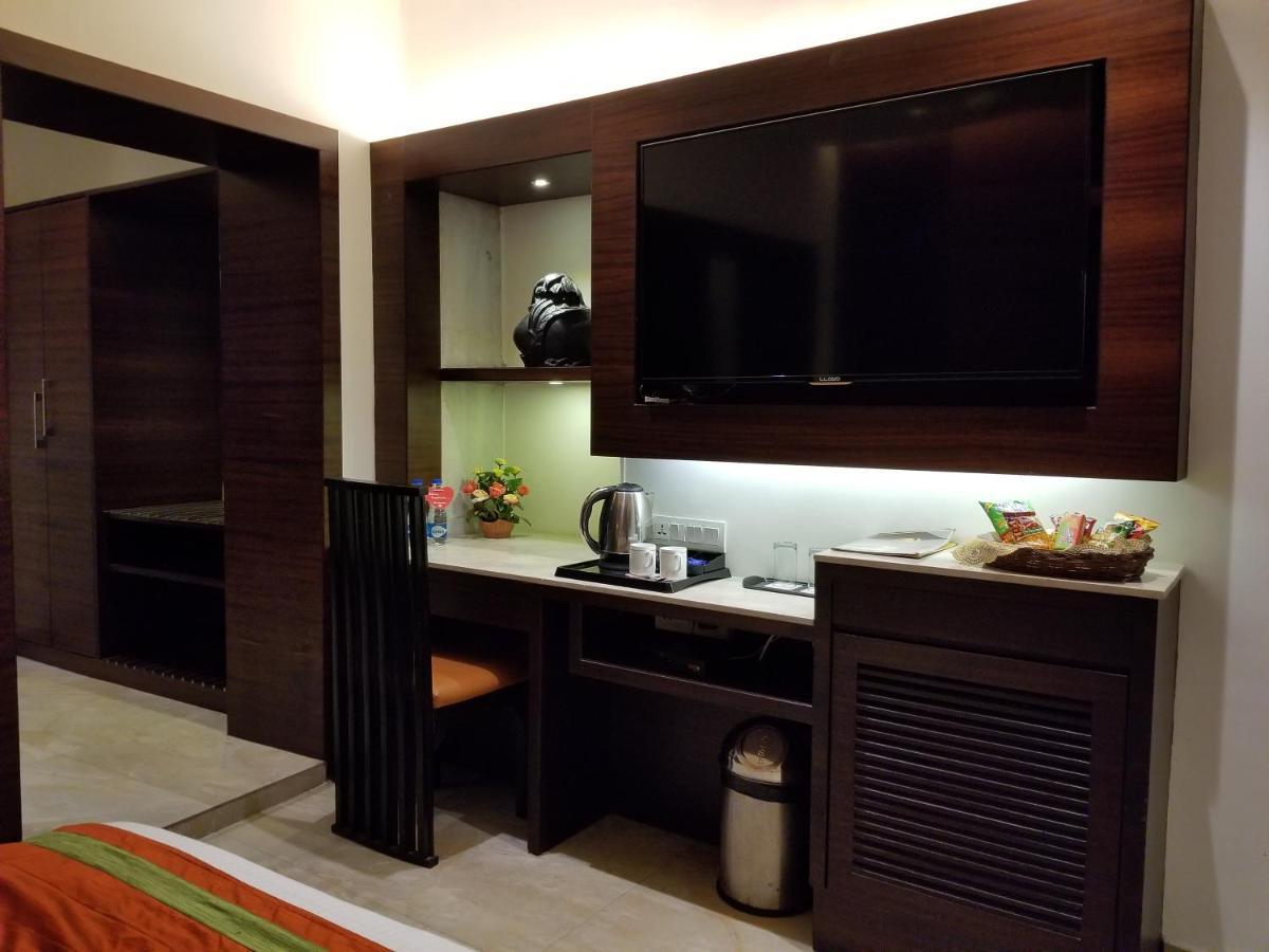 Hotel The Samilton à Calcutta Extérieur photo