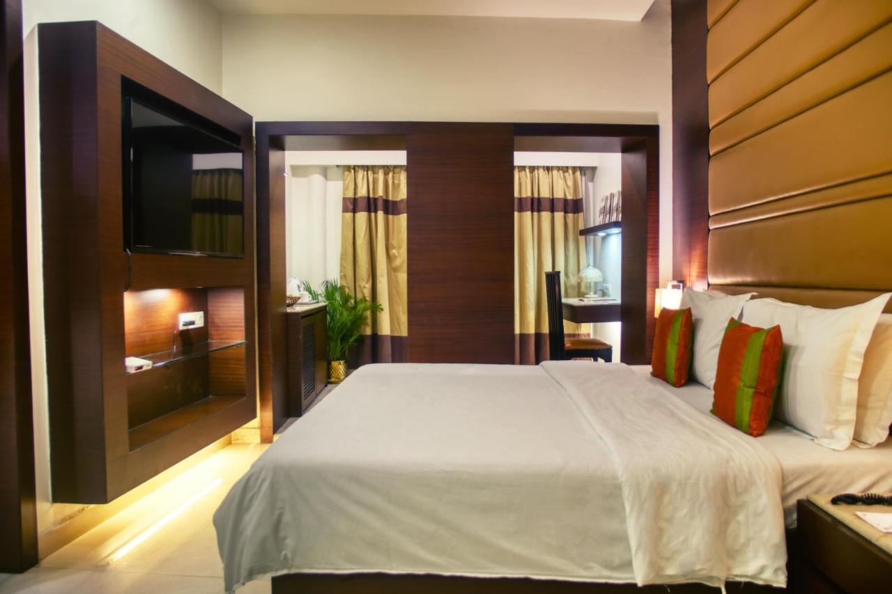 Hotel The Samilton à Calcutta Extérieur photo