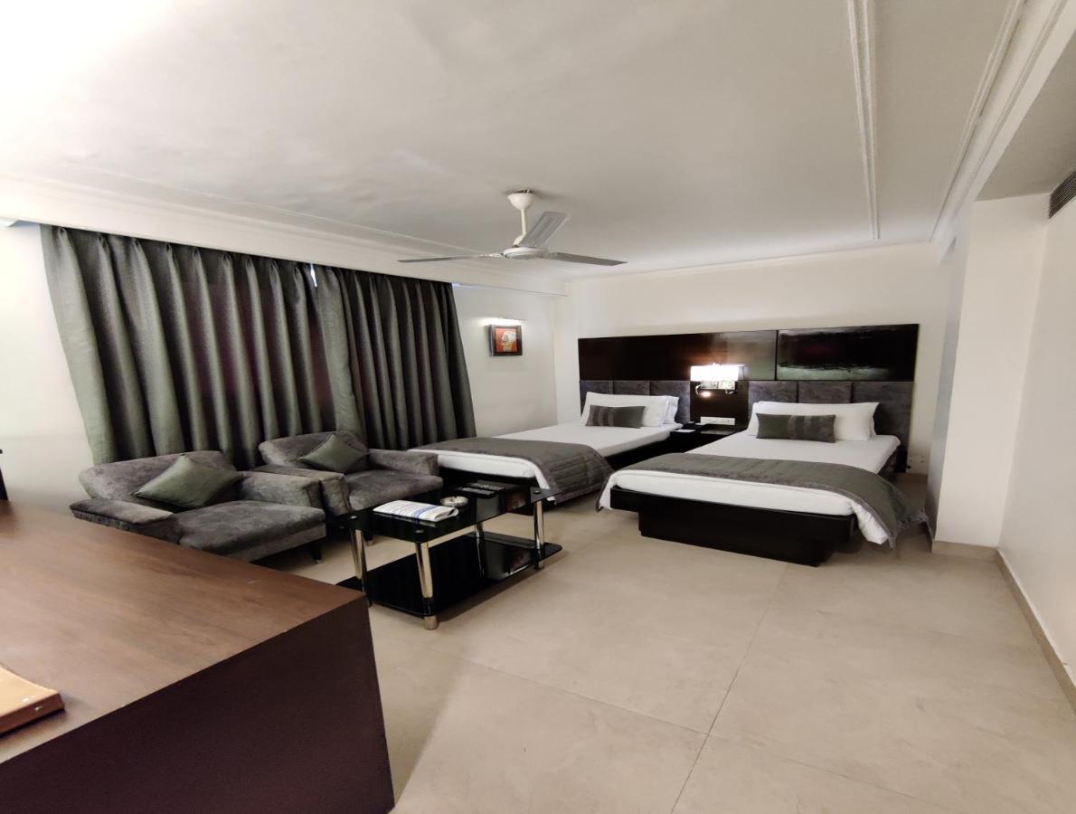 Hotel The Samilton à Calcutta Extérieur photo