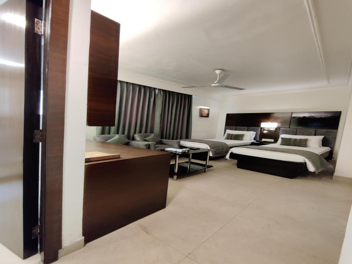 Hotel The Samilton à Calcutta Extérieur photo