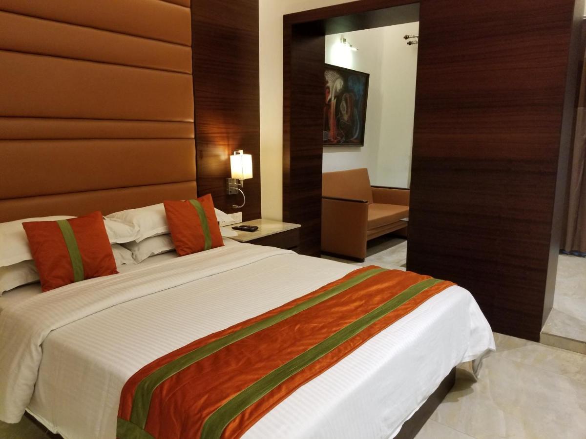 Hotel The Samilton à Calcutta Extérieur photo