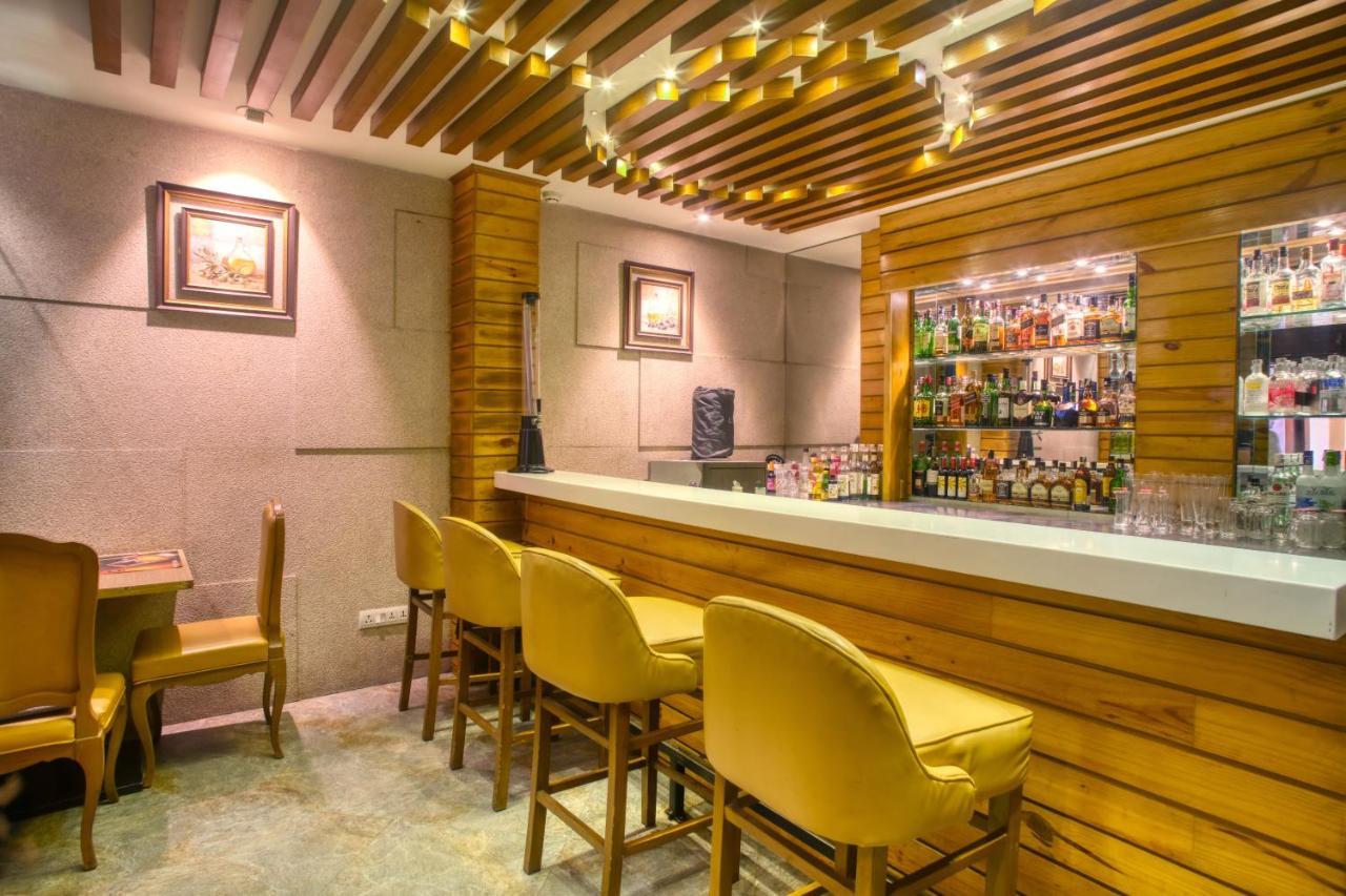 Hotel The Samilton à Calcutta Extérieur photo