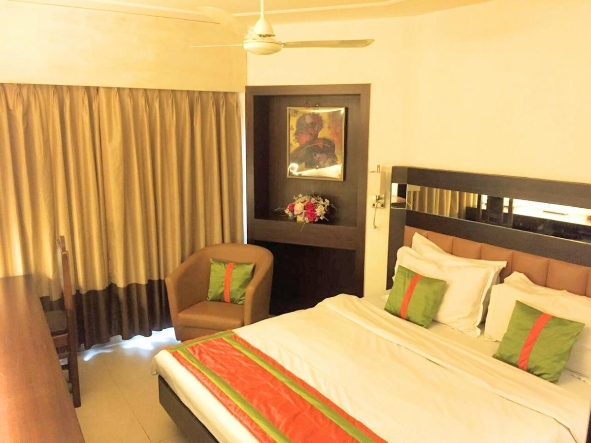 Hotel The Samilton à Calcutta Extérieur photo