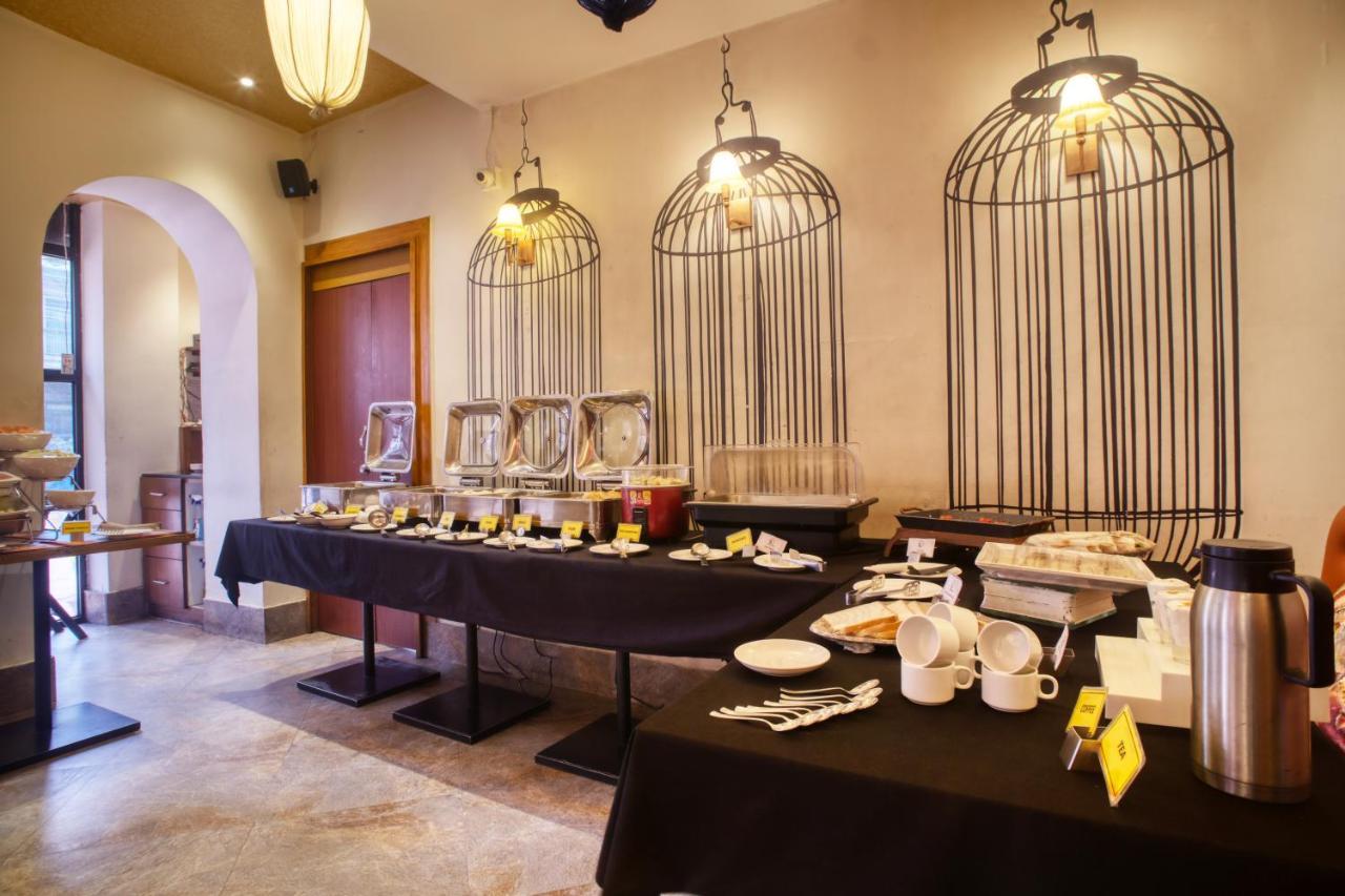 Hotel The Samilton à Calcutta Extérieur photo