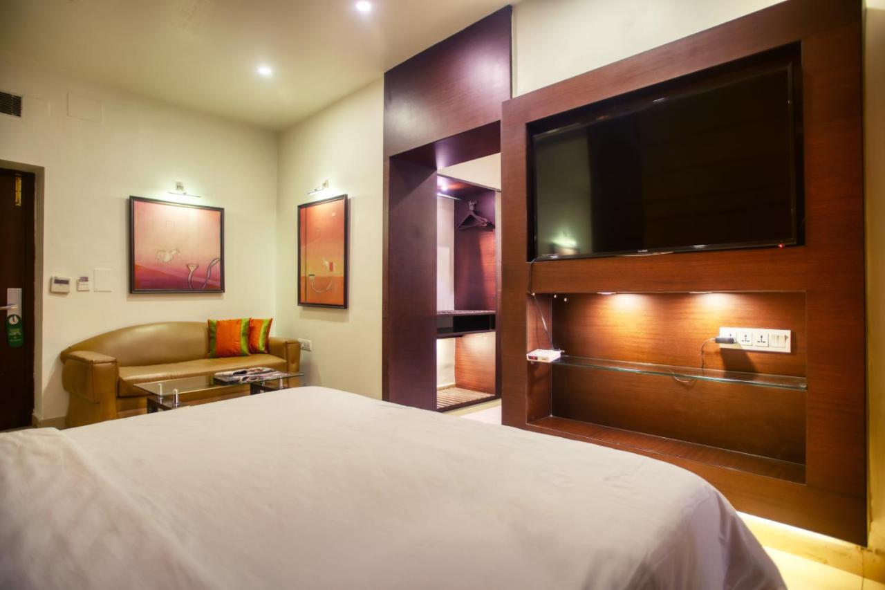 Hotel The Samilton à Calcutta Extérieur photo